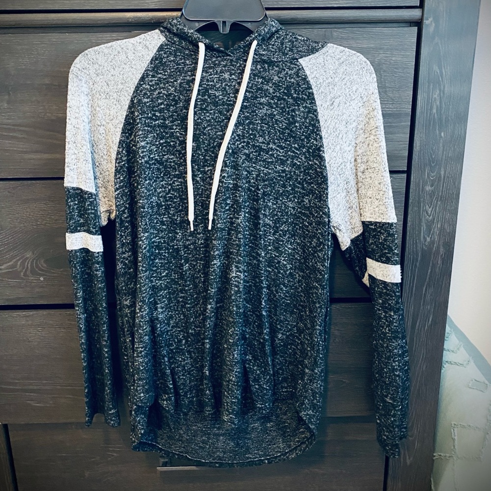 Forever 21 sporty pull over hoody